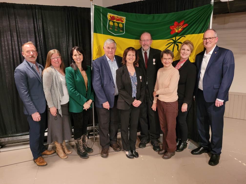 Lung Saskatchewan celebrating with Dr. Brian Graham and Karen Davis